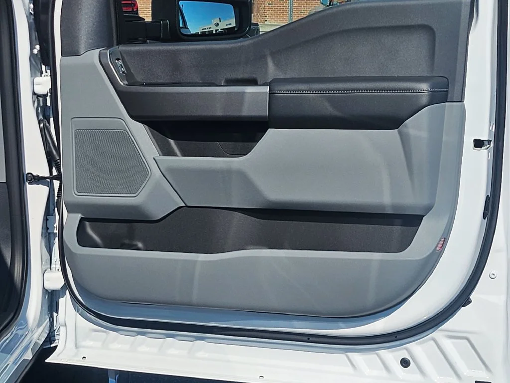 New 2027 Oxford White Ford F-250® XLT image 34