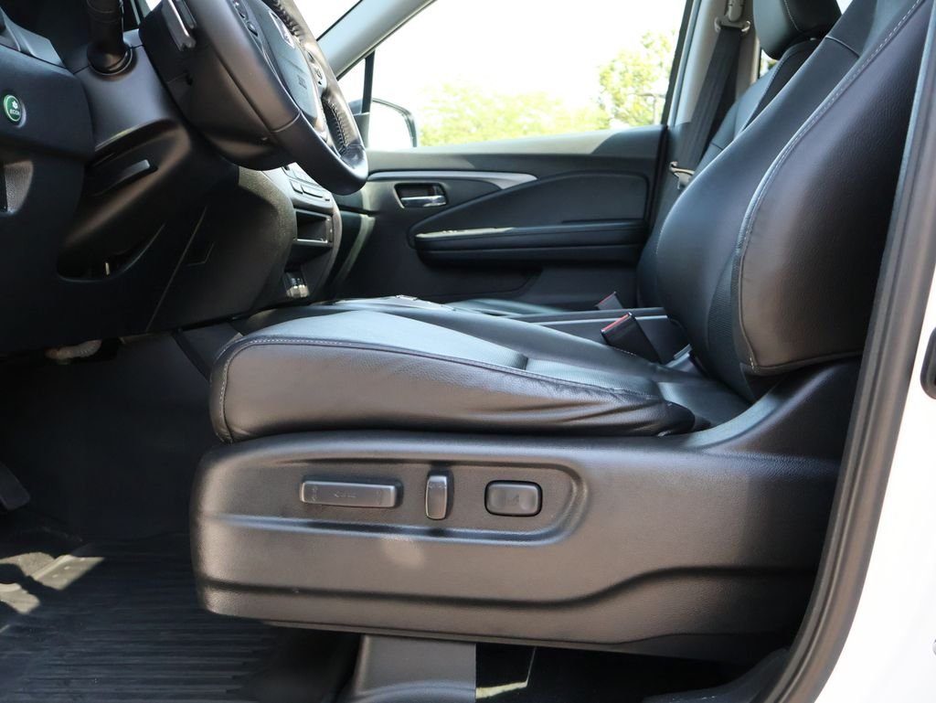 Used 2023  Honda RTL image 31