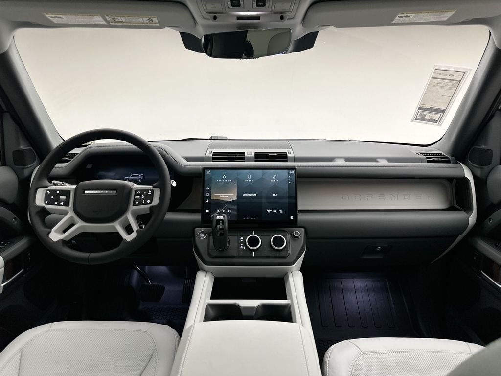 New 2026 Carpathian Grey Prem Met Land Rover X-Dynamic SE image 8
