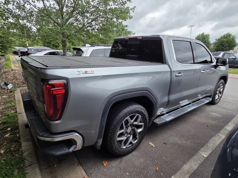 Used 2023 Sterling Metallic GMC SLT image 4