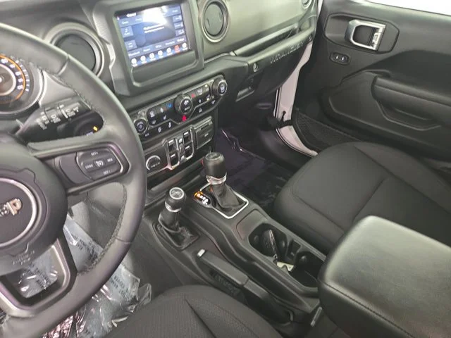 Used 2022 White Jeep Unlimited Willys image 27
