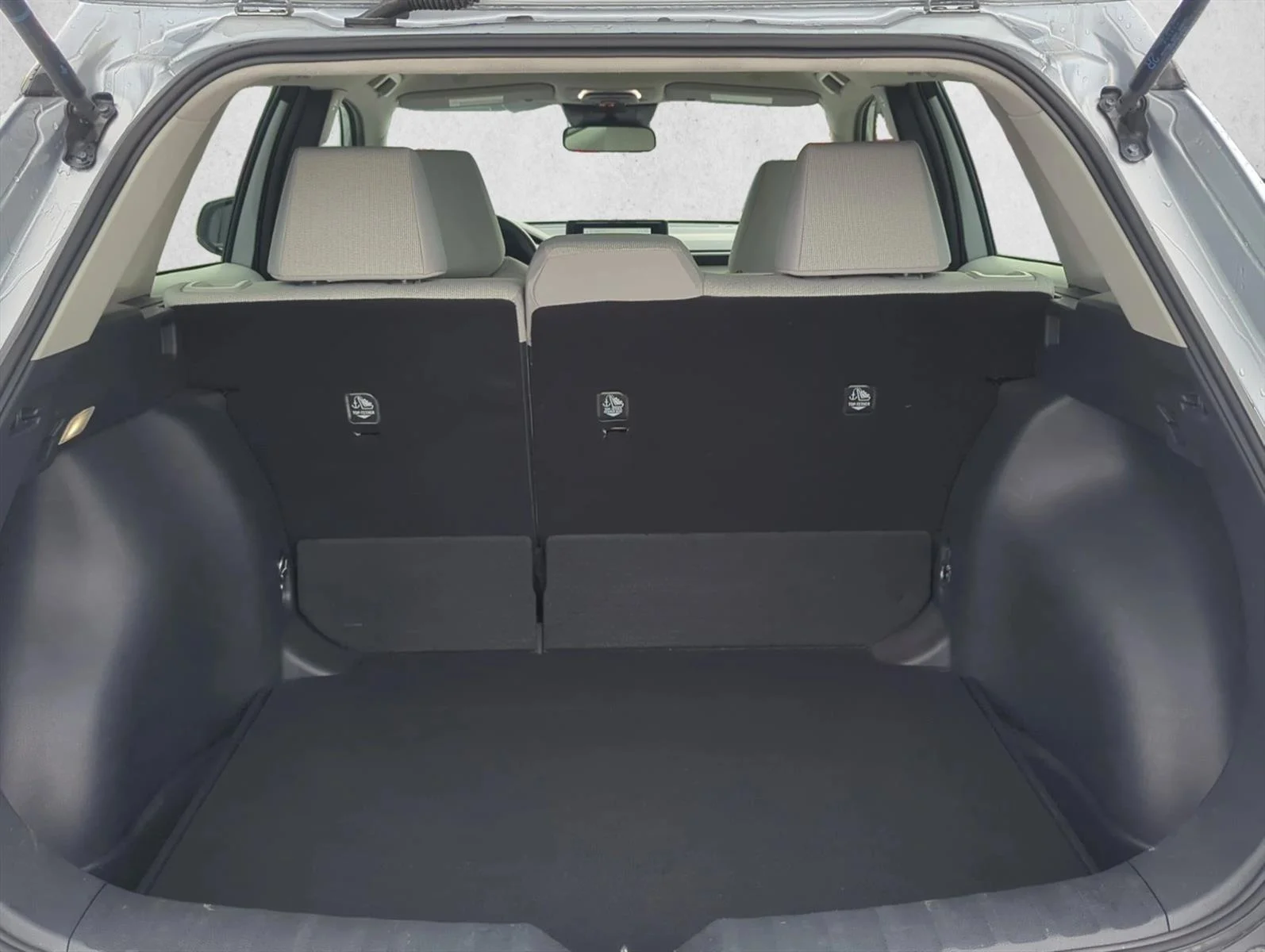 Used 2025 Sonic Silver Toyota L image 21