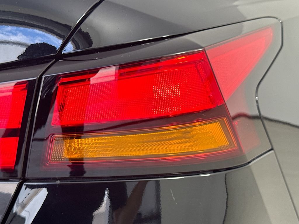 Used 2025 Super Black Clearcoat Nissan 2.5 SV image 30