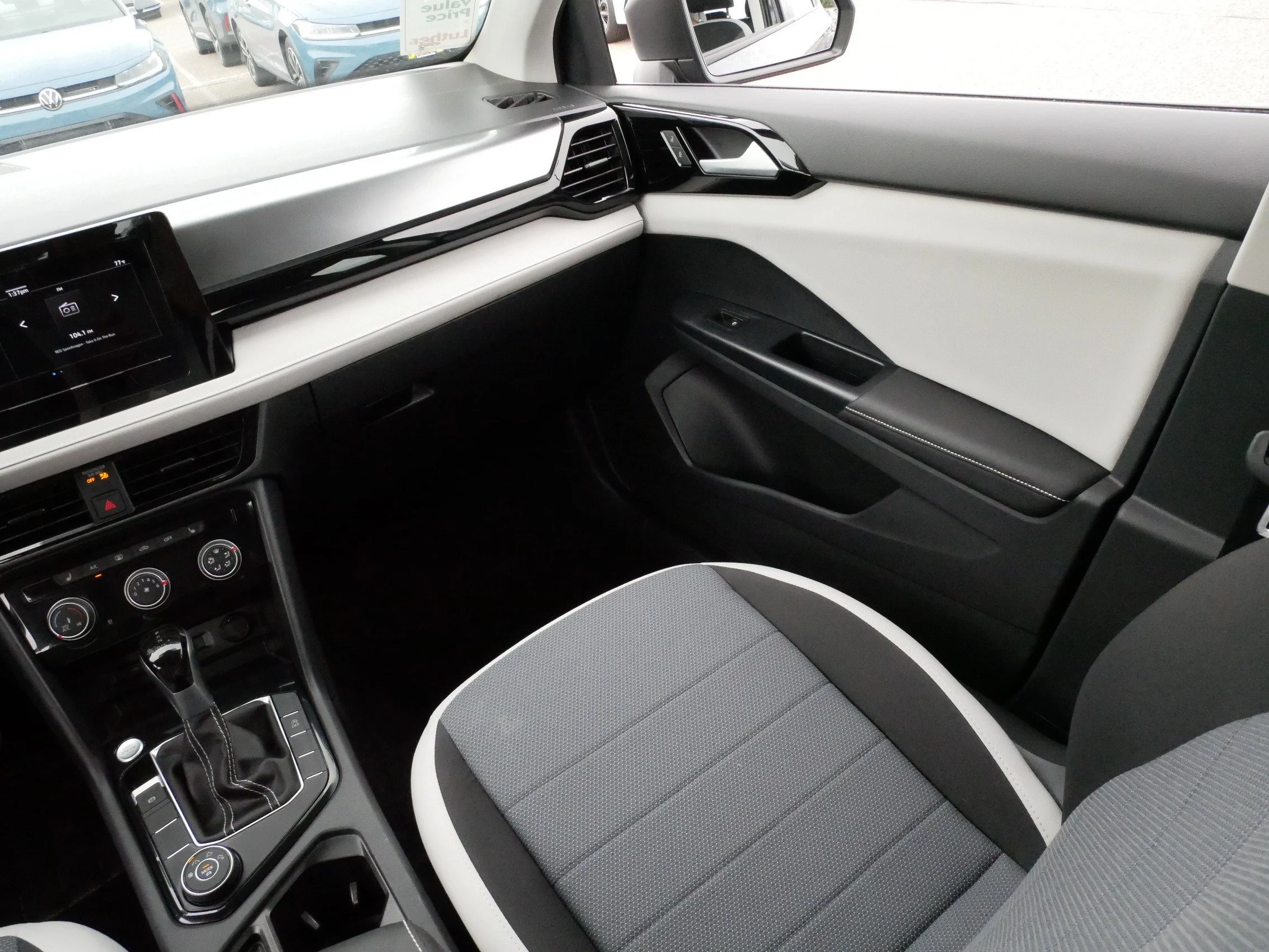 Used 2025 Platinum Gray Metallic Volkswagen S image 11