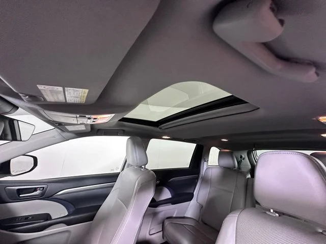 Used 2018 Gray Toyota Limited image 25