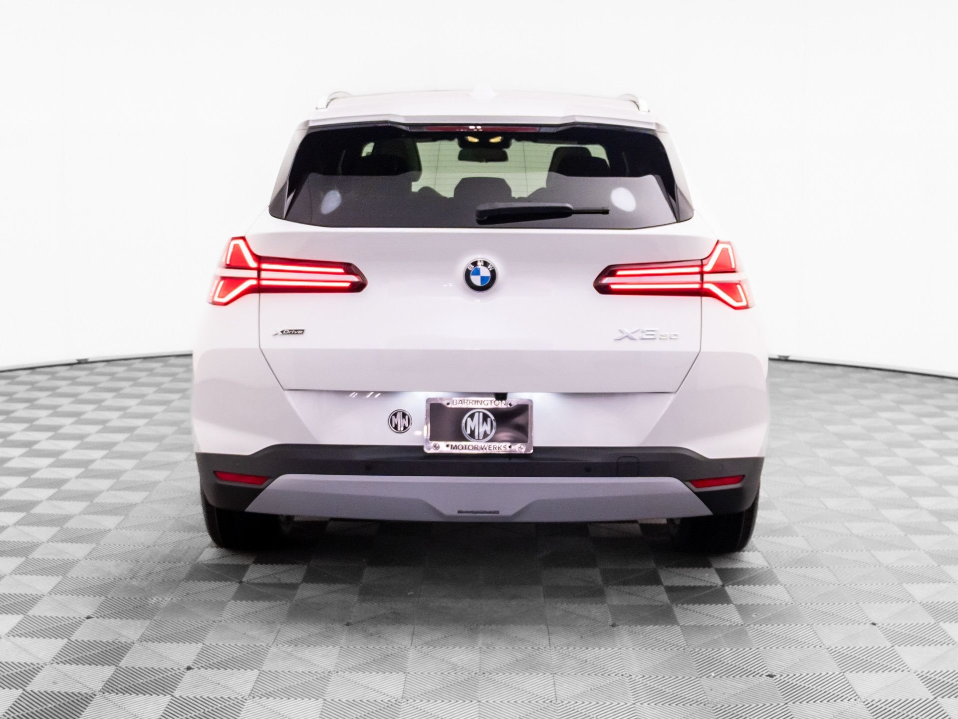 New 2026 Mineral White Metallic BMW 30 xDrive image 5