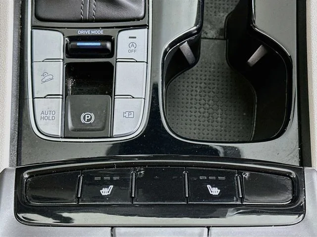 Certified Used 2024 White Hyundai SEL image 18