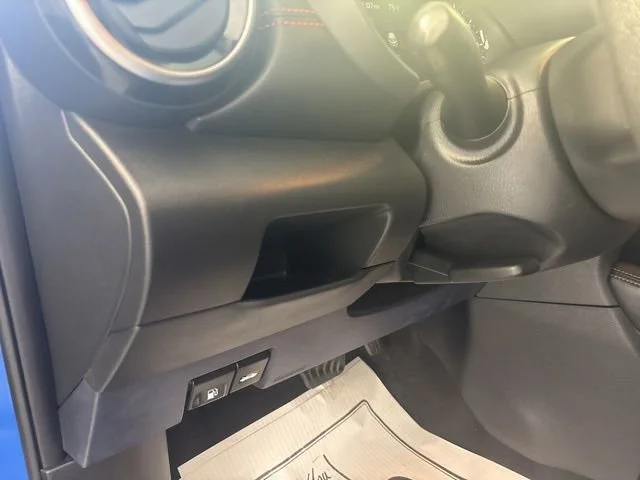 Used 2022  Nissan SR image 5