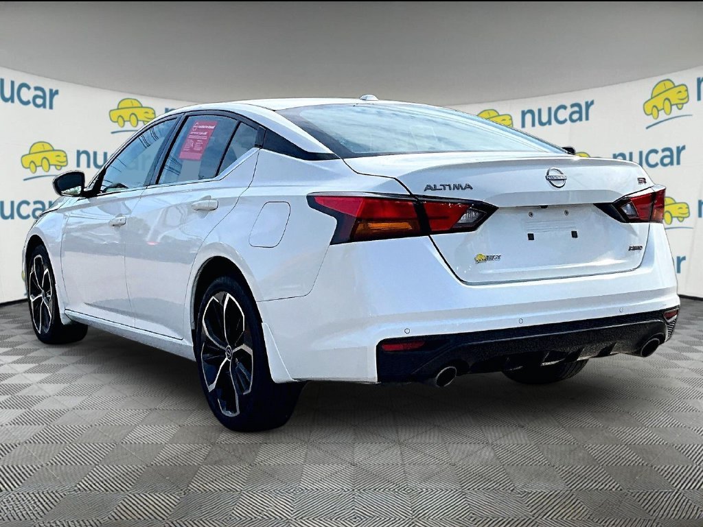 Certified Used 2024 White Nissan 2.5 SR image 4