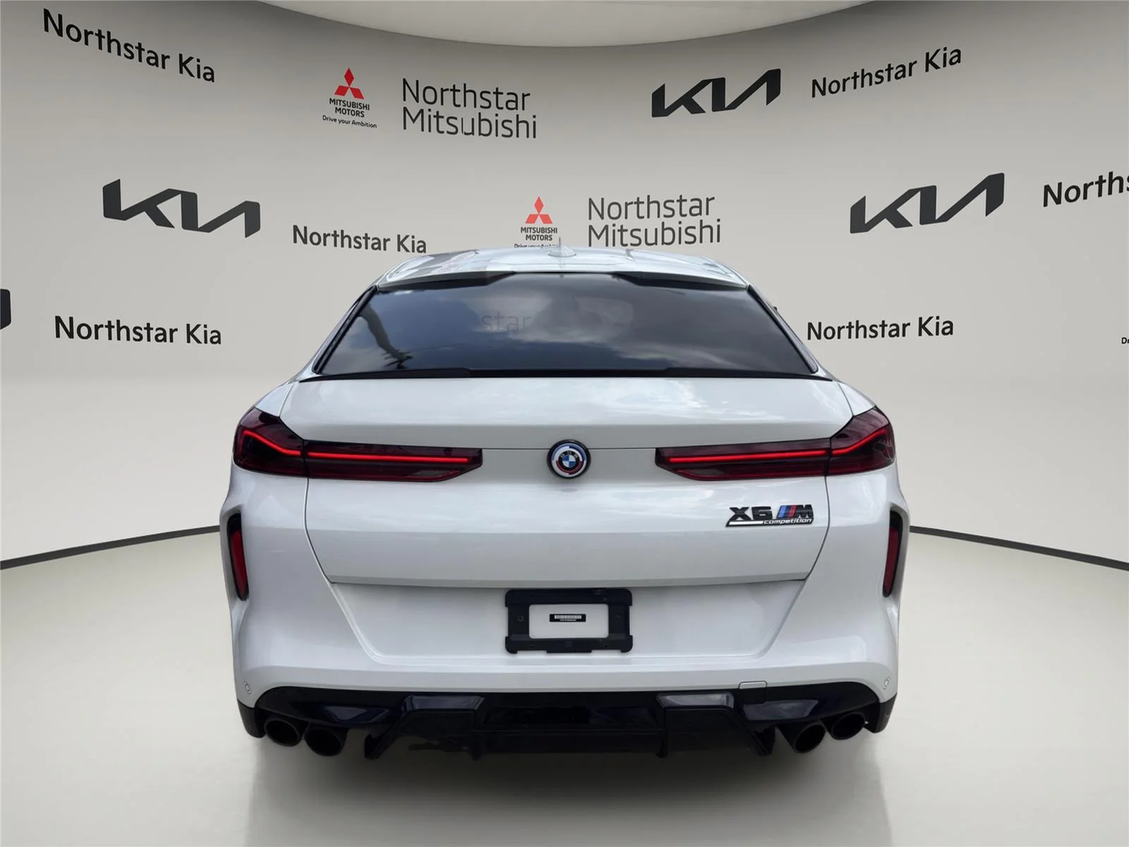 Used 2022 Alpine White BMW  image 3