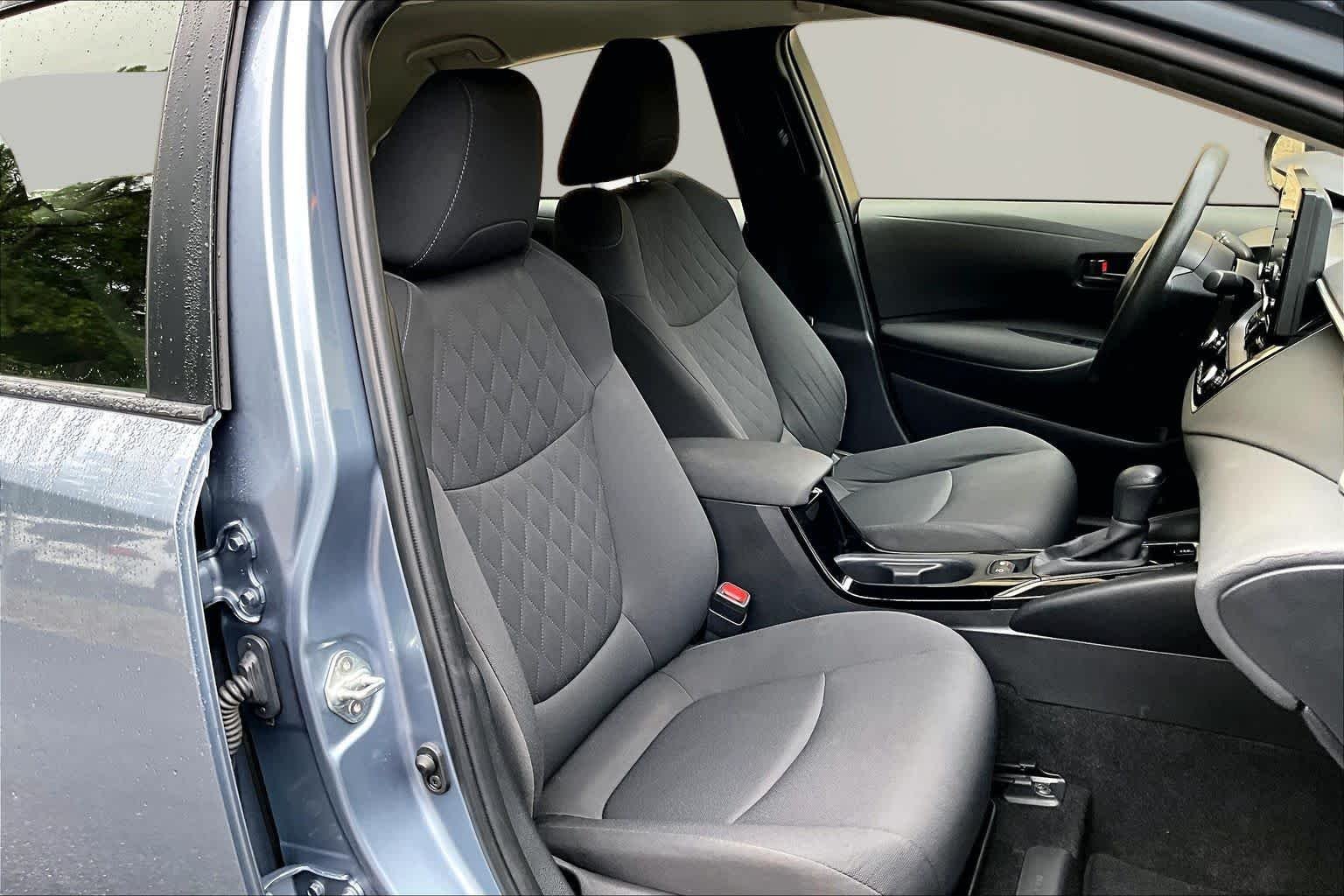 Used 2022 Celestite Toyota LE image 9