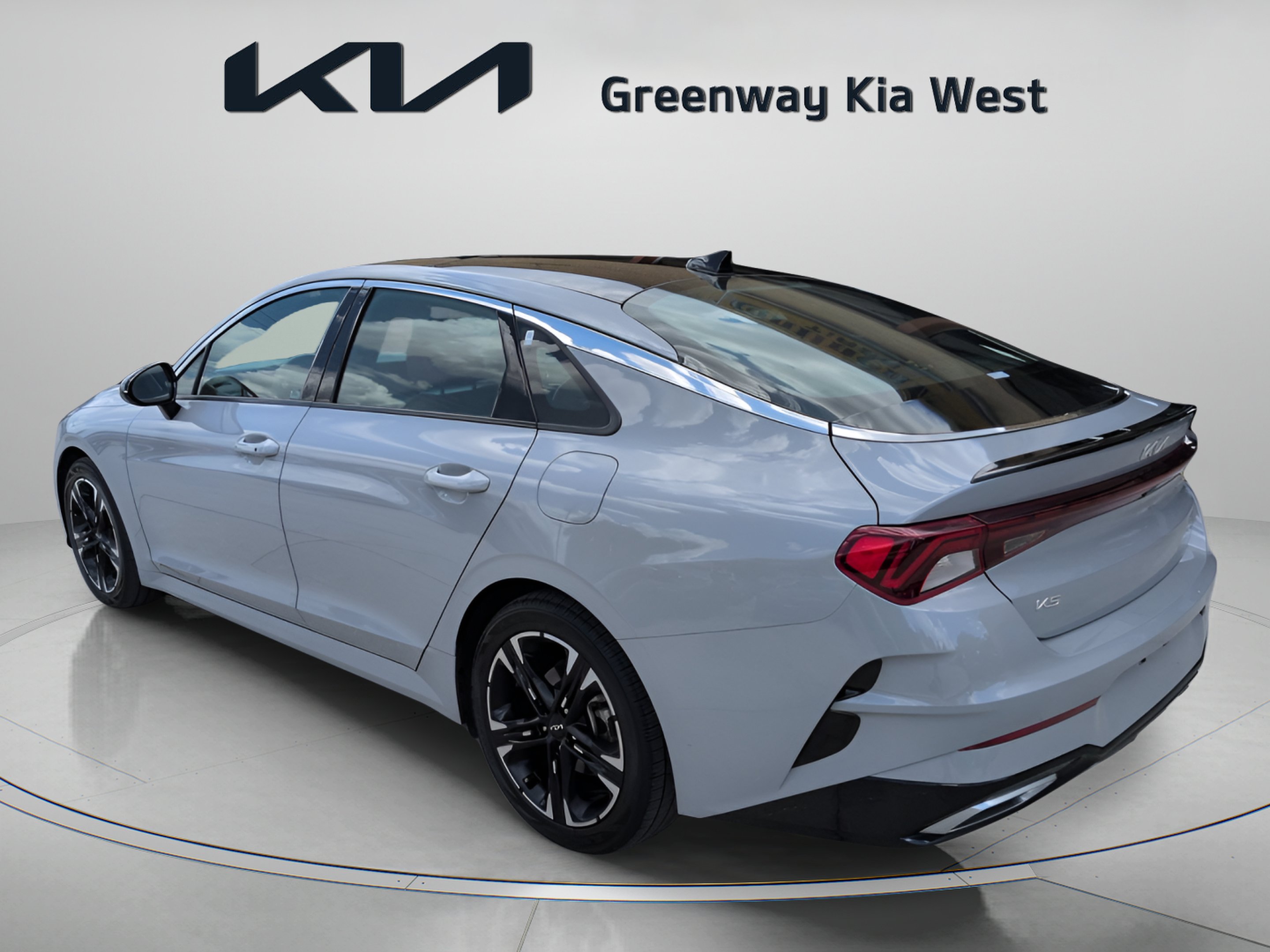 Certified Used 2024 Wolf Gray Kia GT-Line image 6