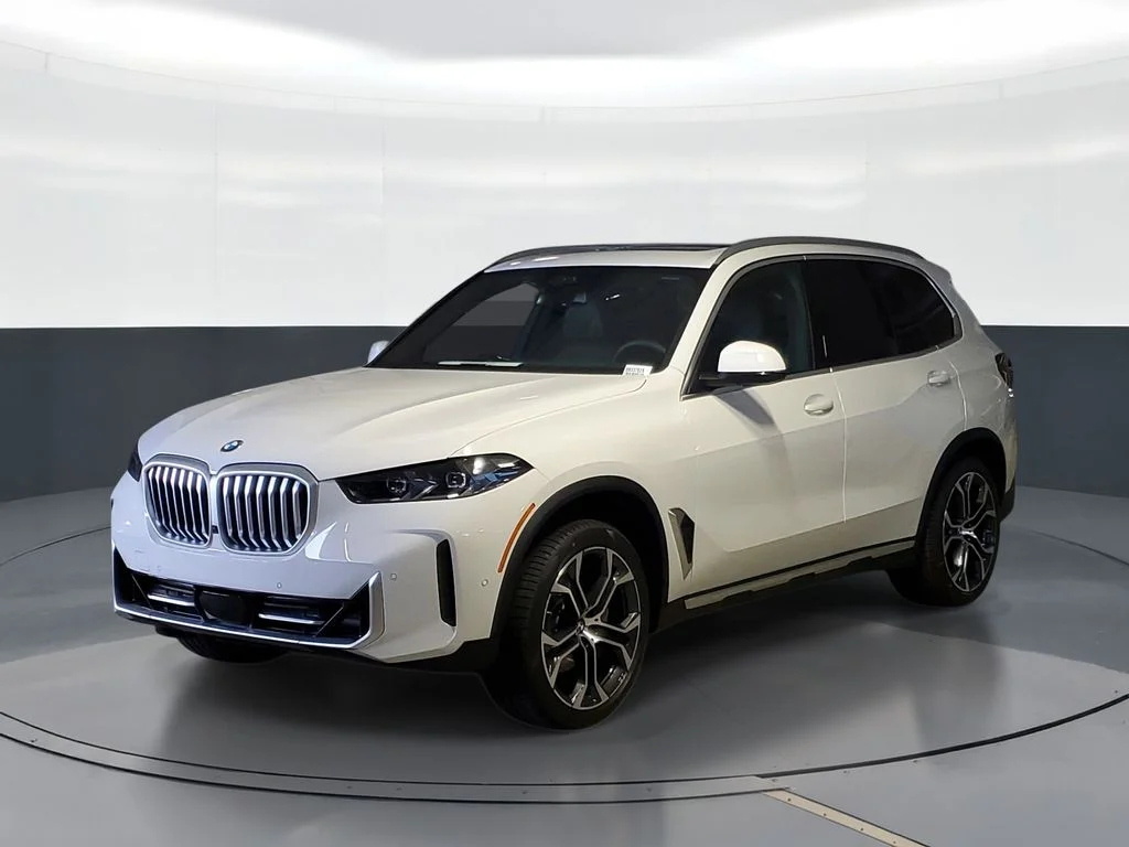 New 2026 White BMW sDrive40i image 1