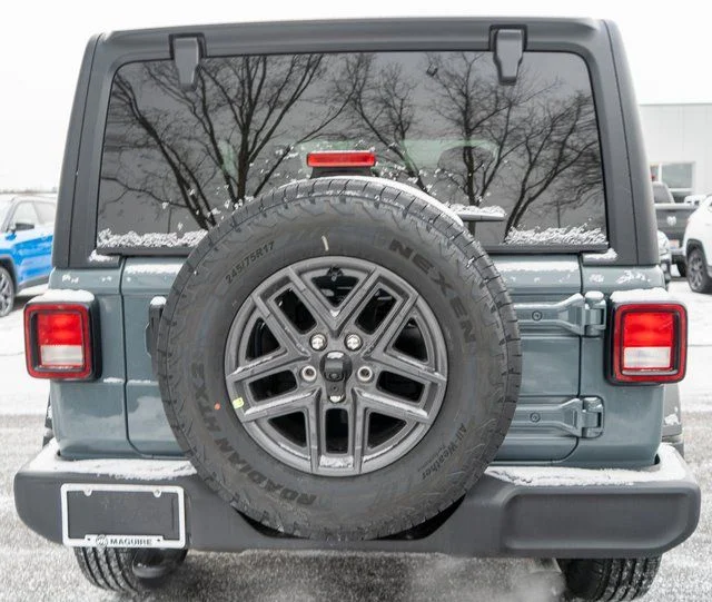 New 2026 Anvil Clear-Coat Exterior Paint Jeep Sport S image 6