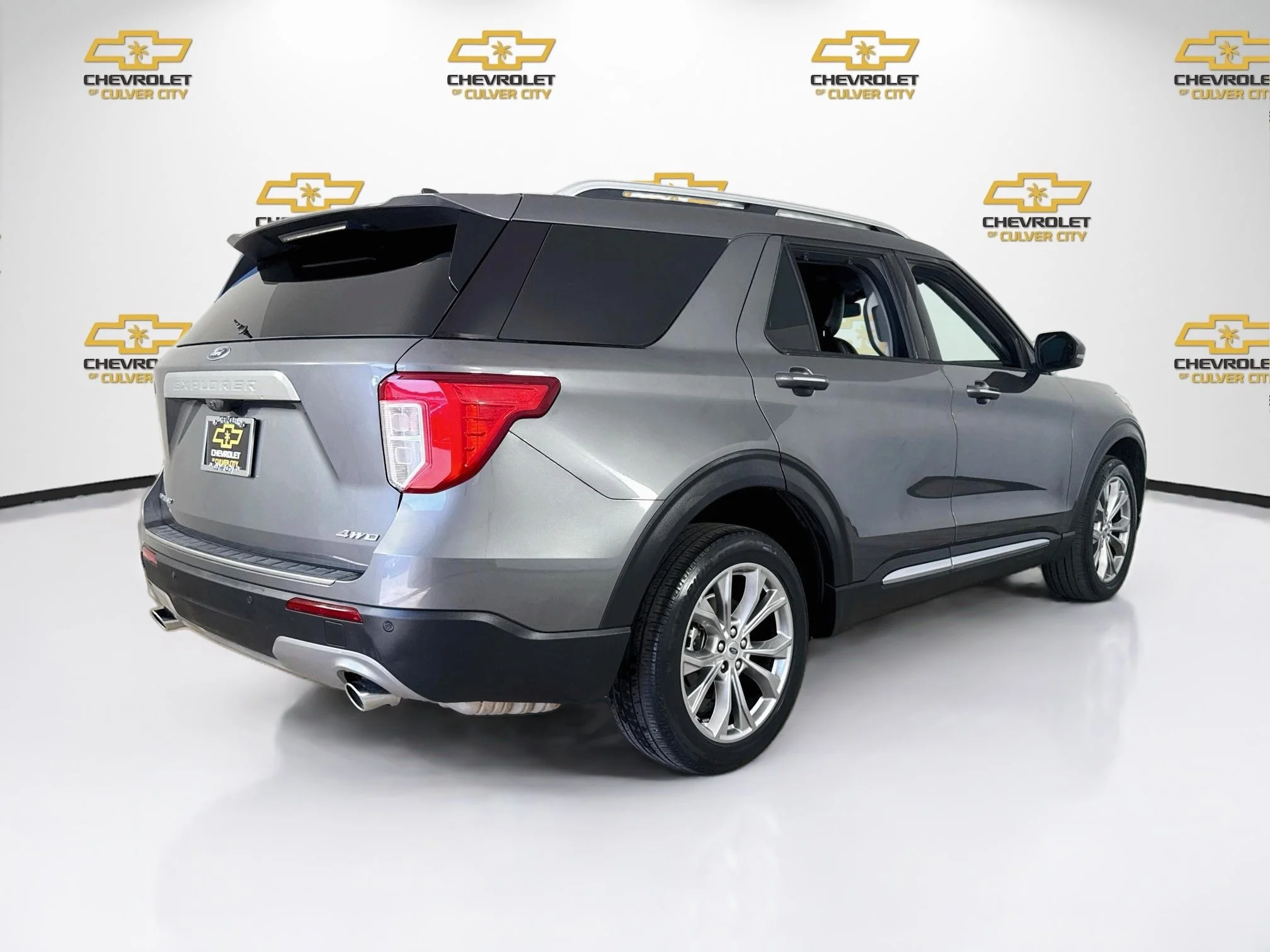 Used 2023 Gray Ford Limited image 8