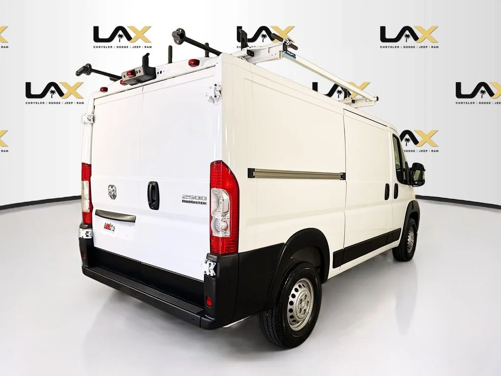 Used 2025 White Ram Base image 7