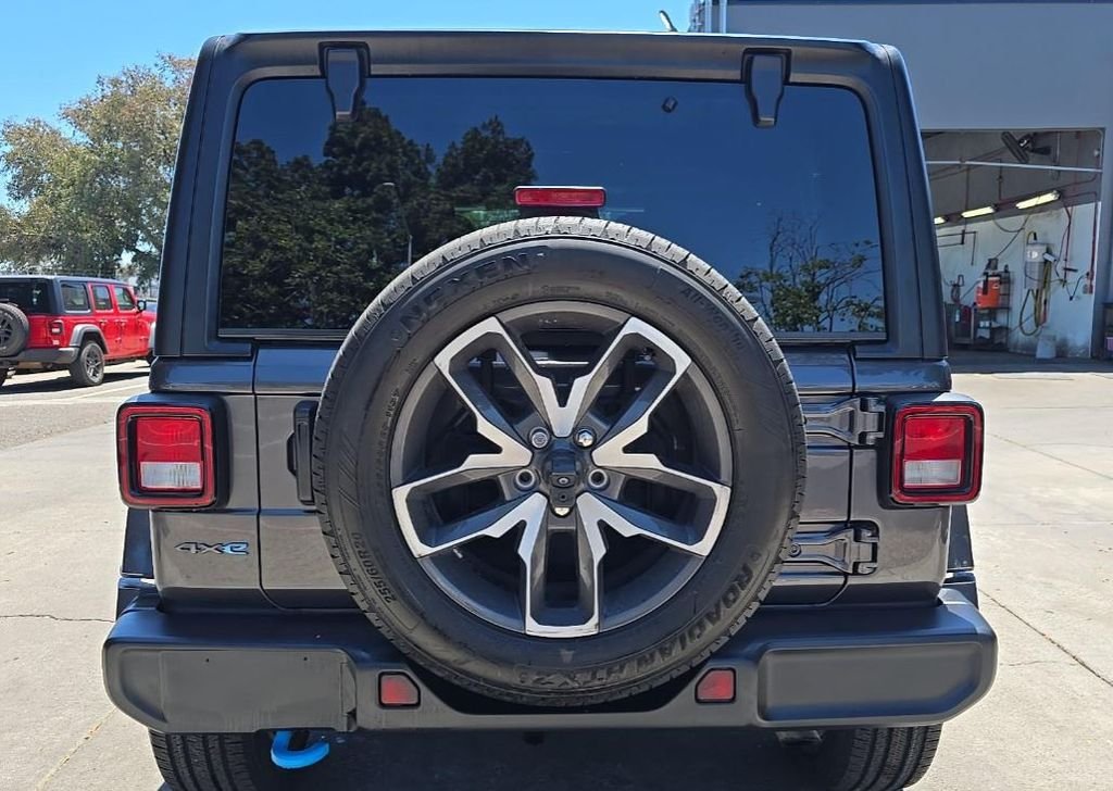 Used 2024 Gray Jeep Sport S 4xe image 5