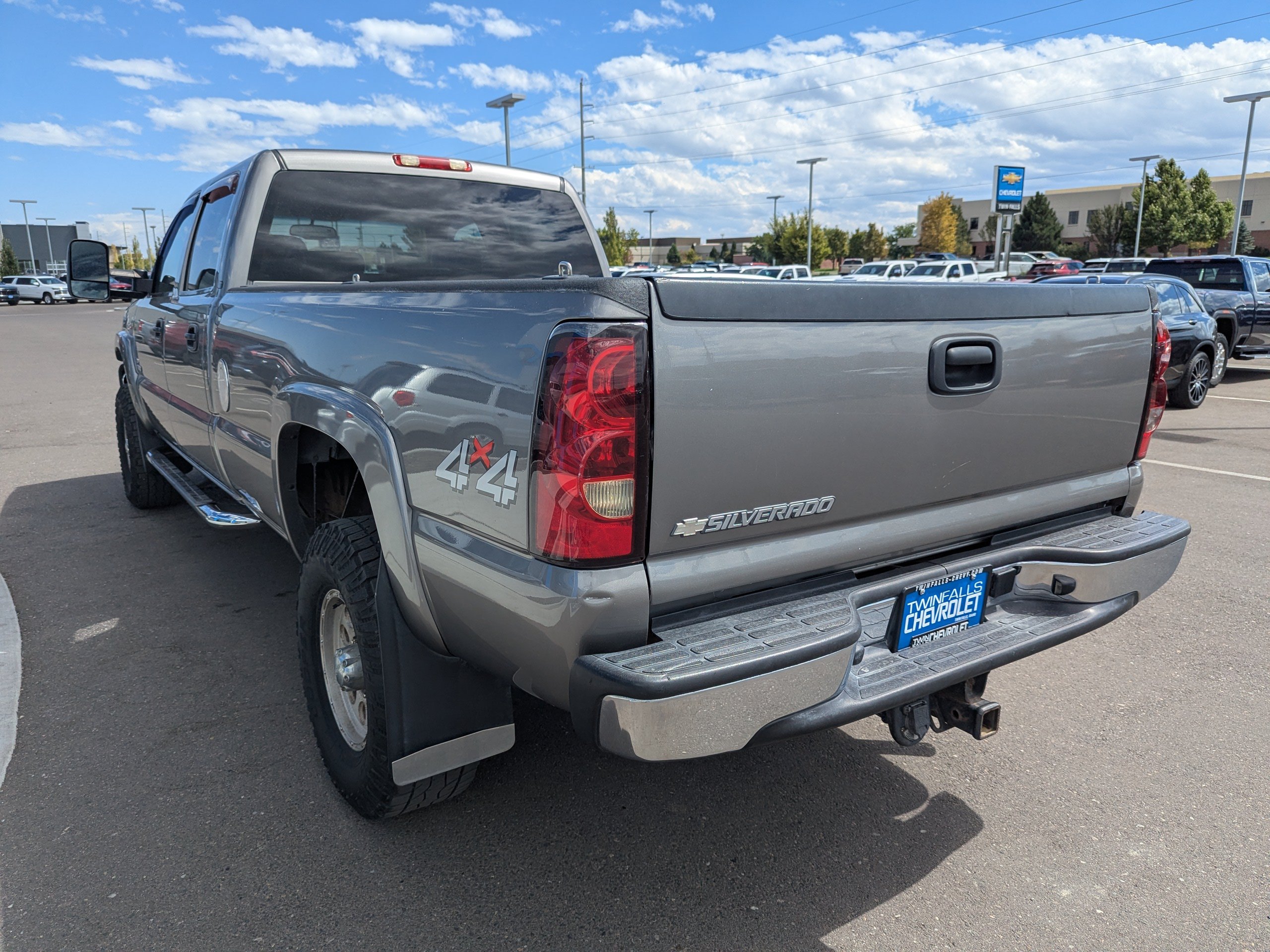 Used 2007 Graystone Metallic Chevrolet SRW LT3 image 25