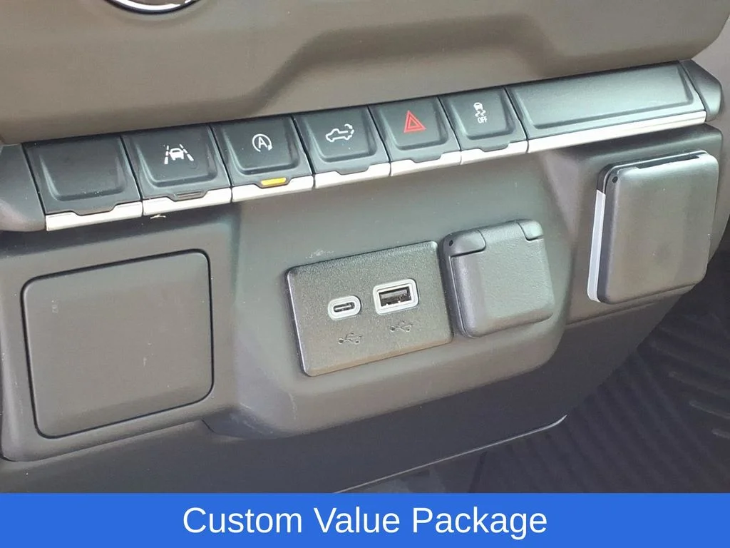 Used 2025 White Chevrolet Custom image 9