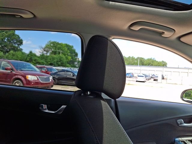 Certified Used 2022 White Hyundai SEL image 13