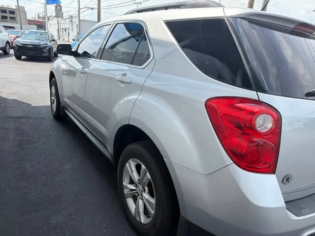 Used 2013 Silver Ice Metallic Chevrolet LT image 2