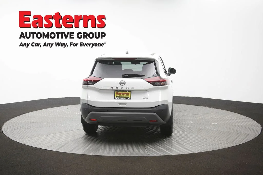 Used 2023 White Nissan S image 37
