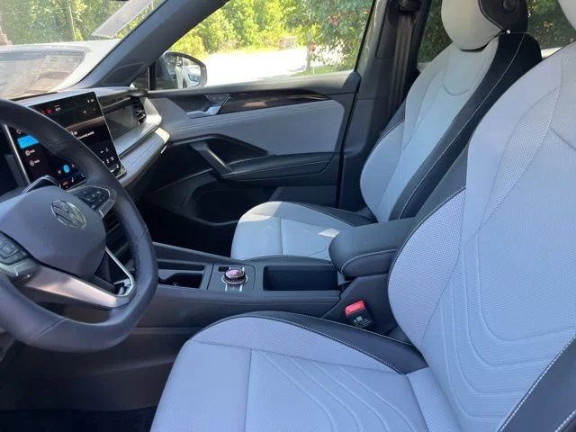 New 2026 Green Volkswagen 2.0T SE R-Line Black image 21