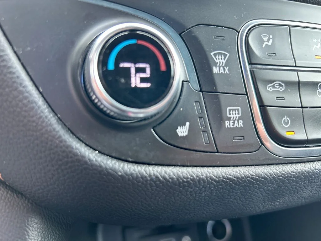 Used 2020 White Chevrolet Premier image 31