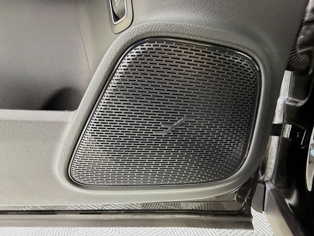 Used 2025 Black Mercedes-Benz GLB 250 image 19