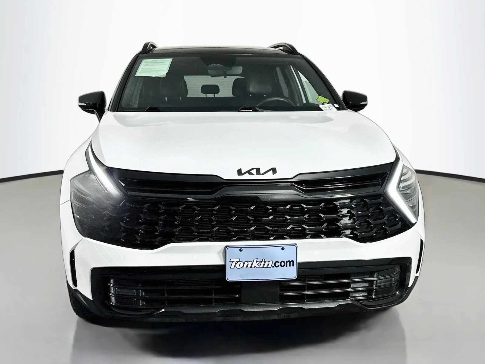 Used 2025 Glacier White Pearl/Ebony Black Roof Kia X-Pro image 2