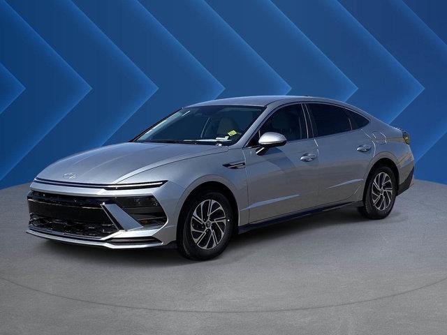 New 2026 Aero Silver Hyundai Blue image 7