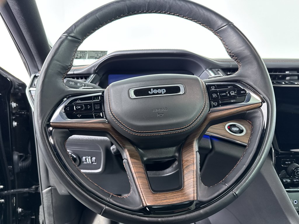 Used 2023 Diamond Black Crystal Pearlcoat Jeep Summit image 24
