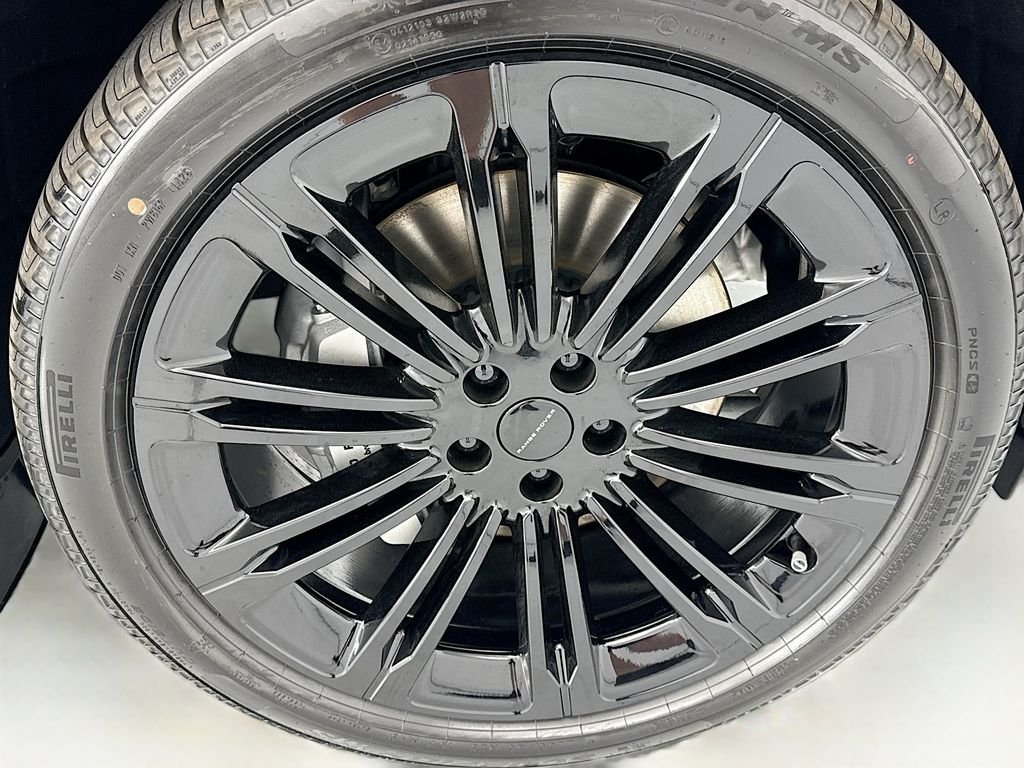New 2026 Santorini Black LAND ROVER SE image 31