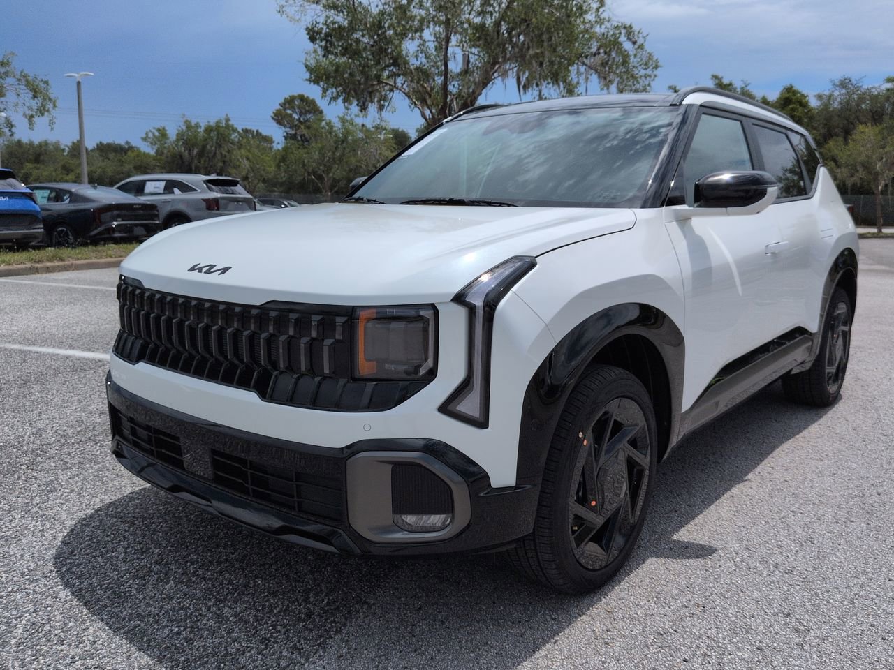 New 2027 Snow White Pearl Kia X-Line SX image 9