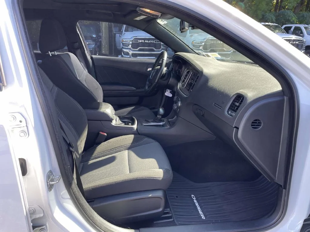 Used 2021 White Dodge SXT image 12