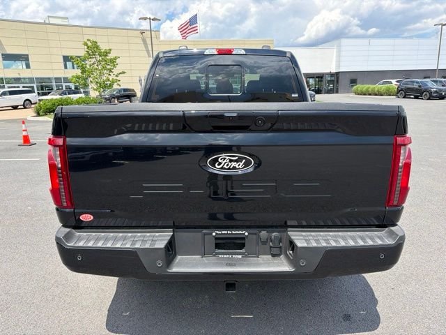 New 2026 Agate Black Metallic Ford XLT image 4