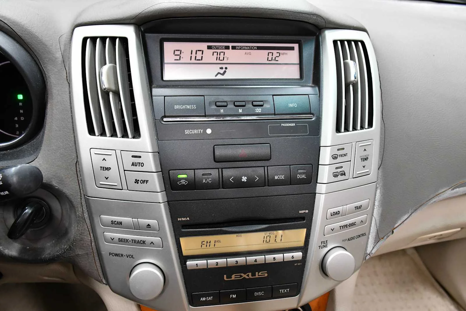 Used 2007 Savannah Metallic Lexus  image 17