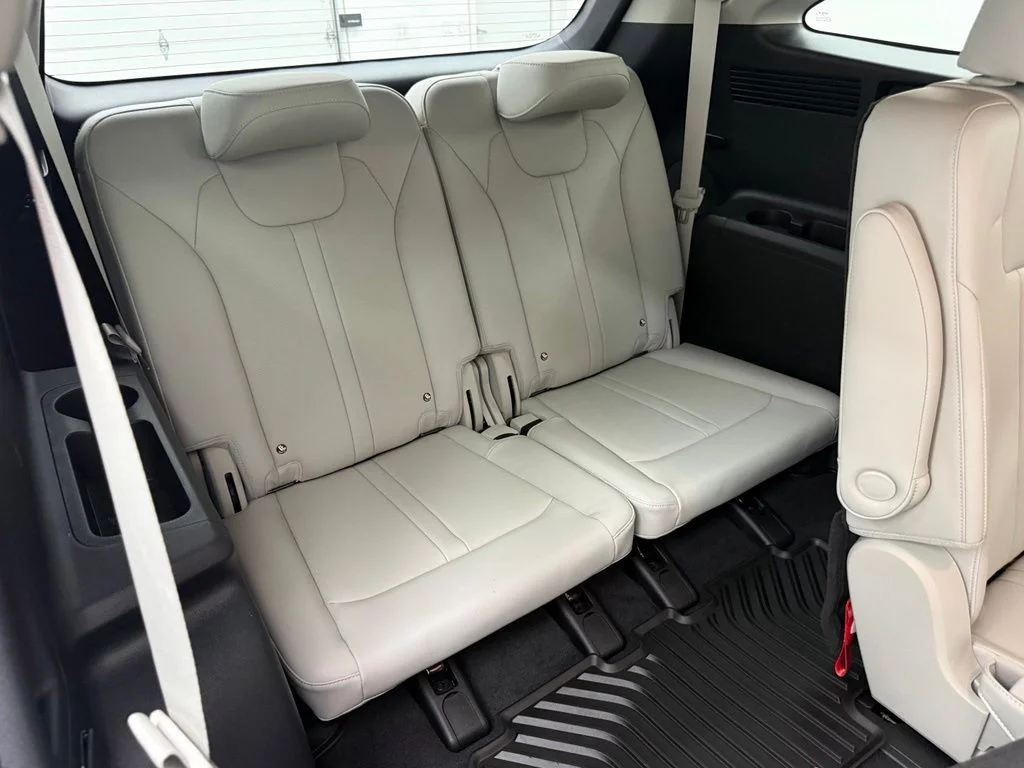 Used 2025 White Kia EX image 45