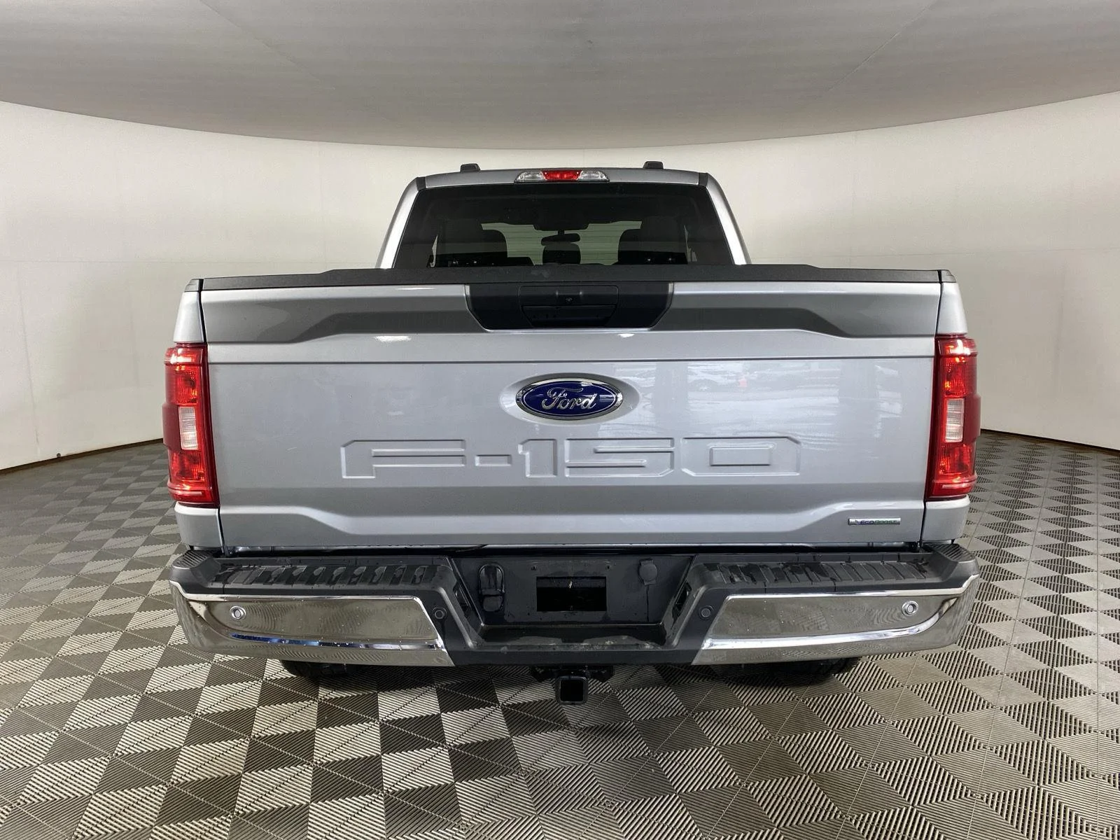 Used 2022 Iconic Silver Ford XLT image 9