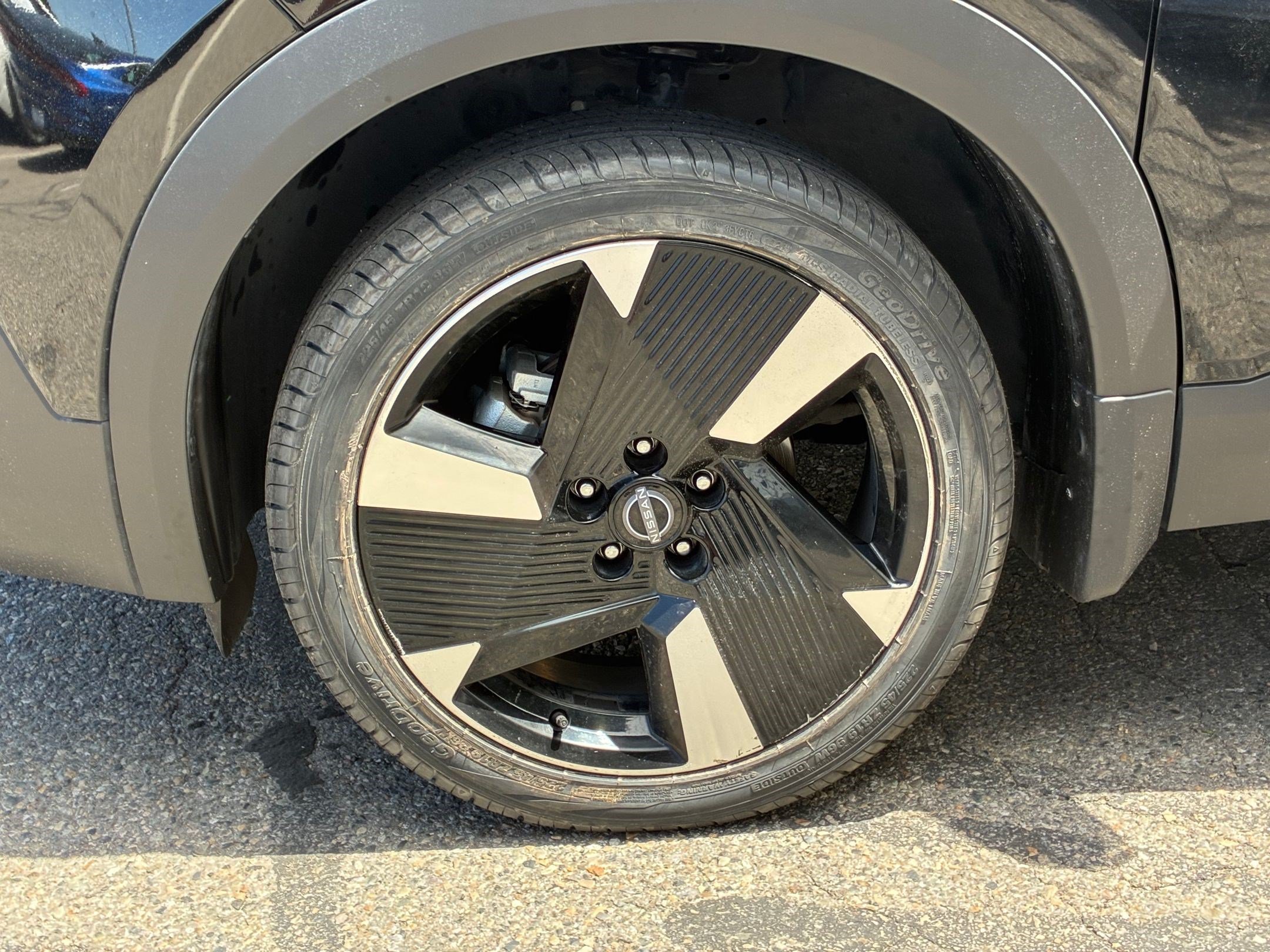 Certified Used 2025 Super Black Nissan SR image 12