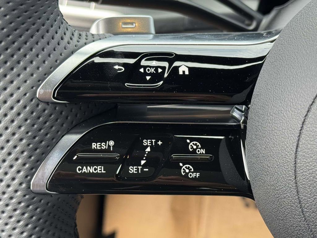 New 2026 Black Mercedes-Benz GLC 300 image 21