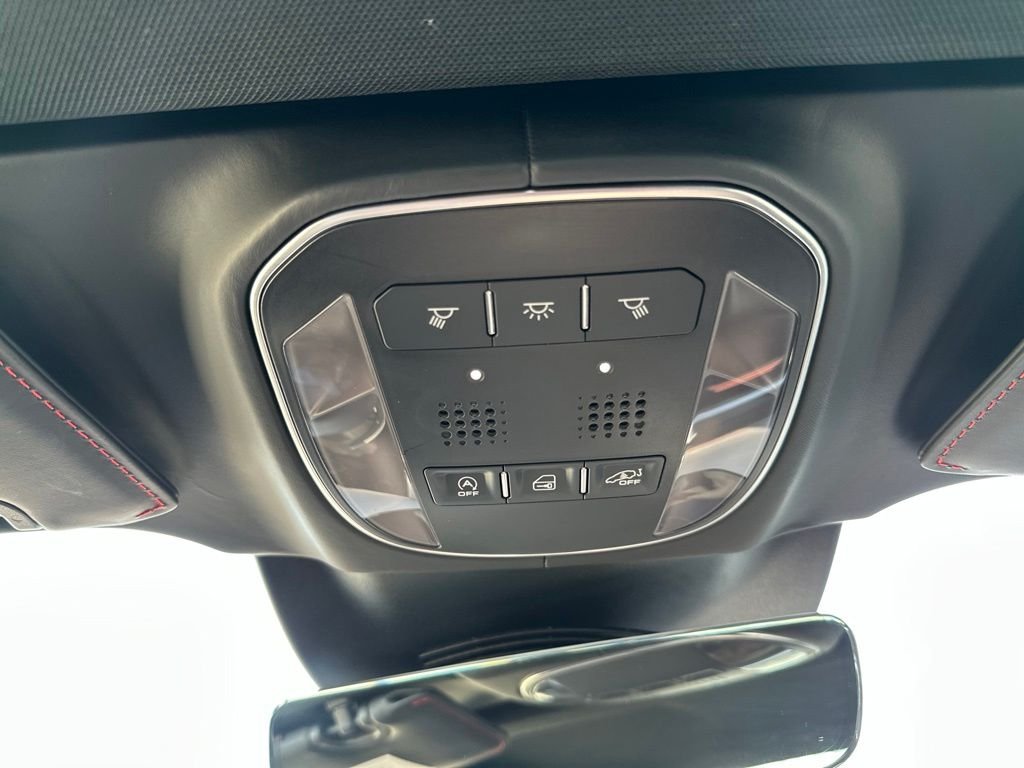 Used 2022 Silver Ferrari Base image 28