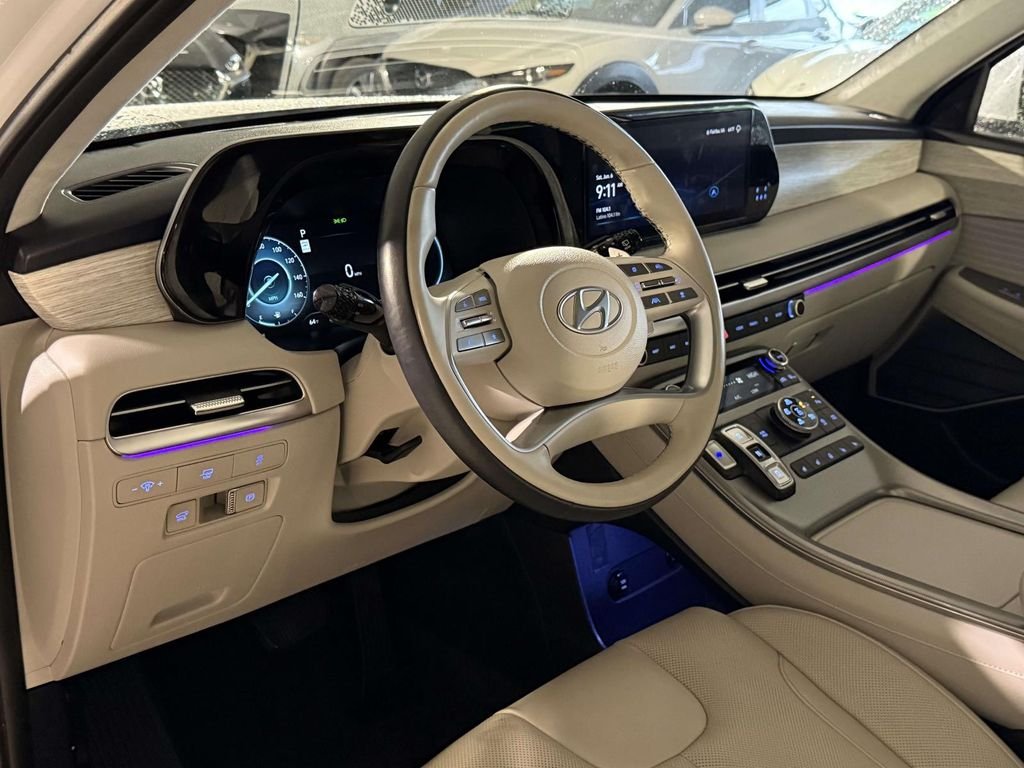 Used 2024 White Hyundai Calligraphy image 2