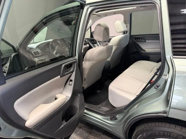 Used 2018 Green Subaru 2.5i Premium image 19