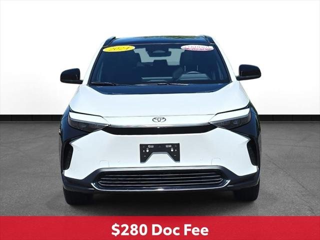 Certified Used 2024 WIND CHILL PEARL Toyota XLE image 3