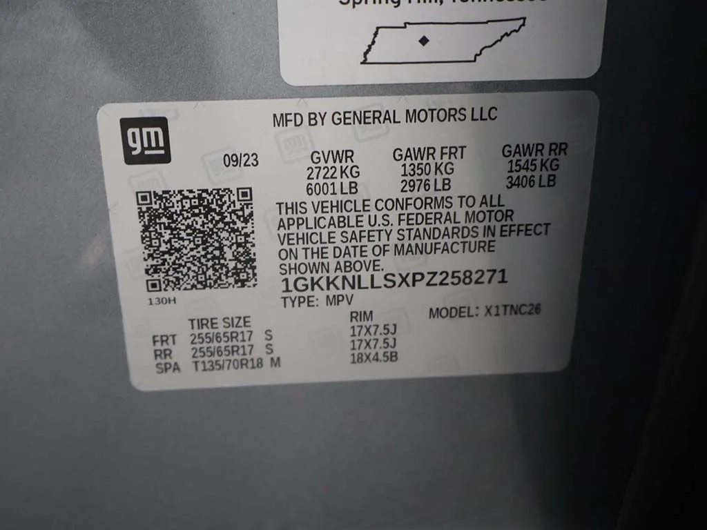 Used 2023 Silver GMC AT4 image 57