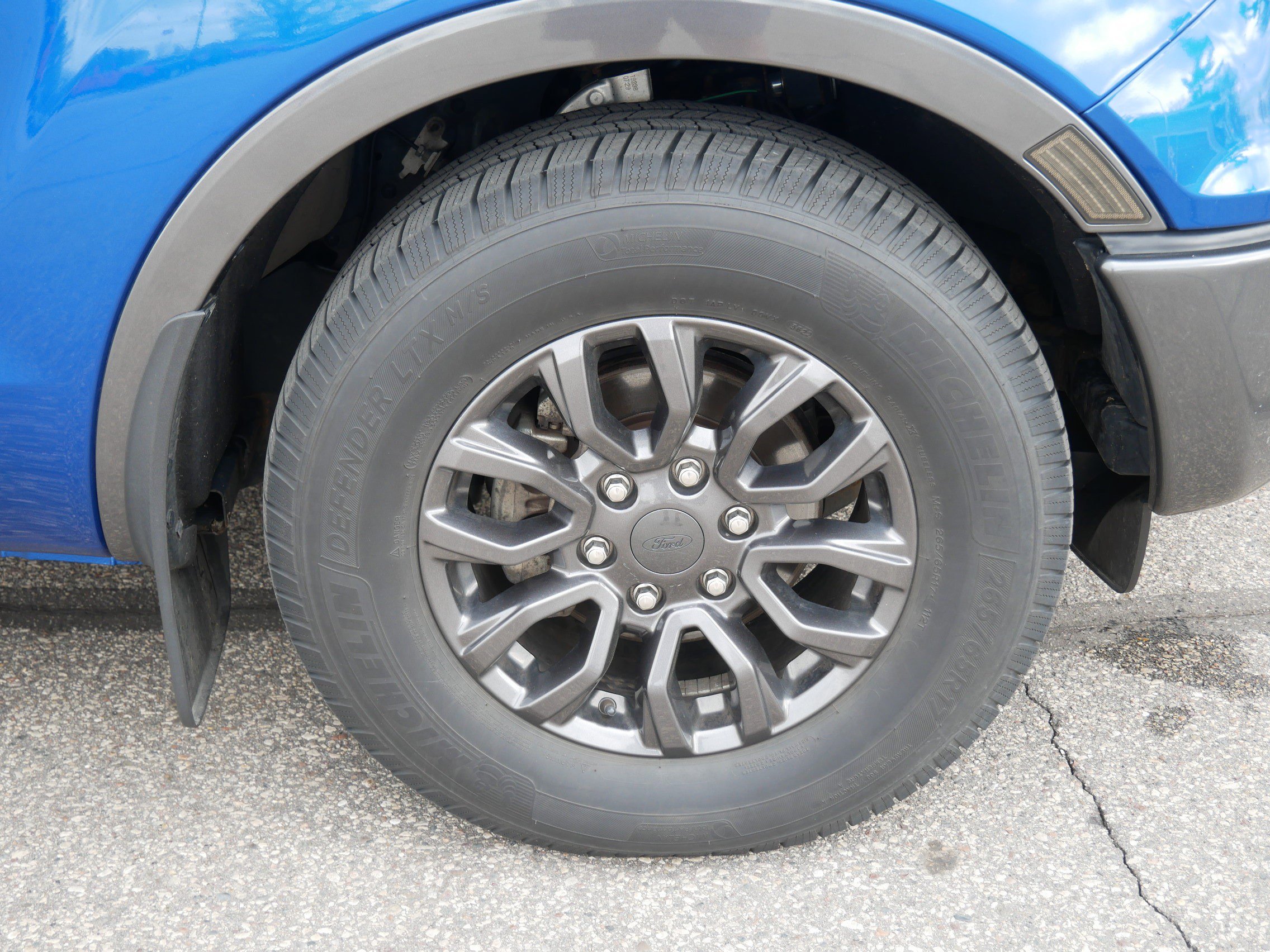 Used 2019 Blue Ford LARIAT image 9