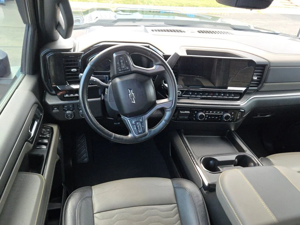 Used 2024 Black Chevrolet ZR2 image 21