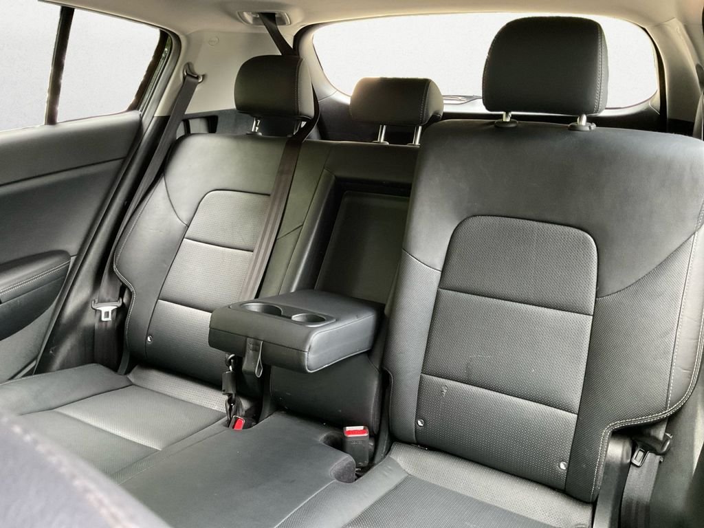 Used 2018 Red Kia EX image 9