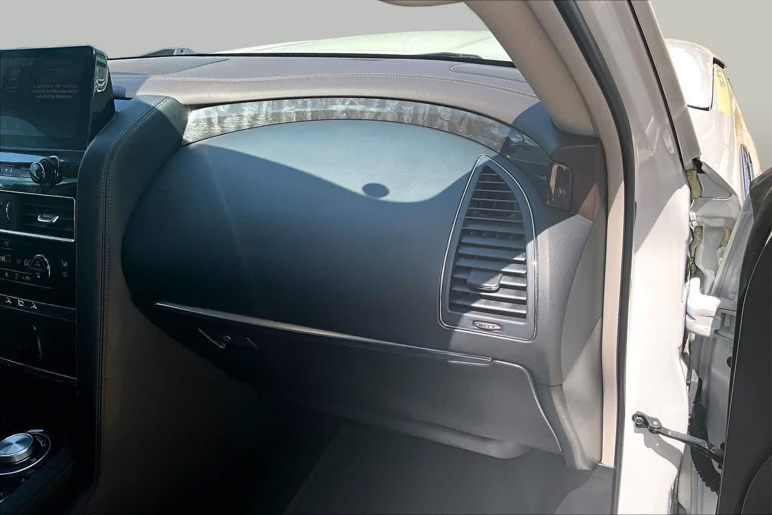 Certified Used 2022 Aspen White TriCoat Pearl Nissan Platinum image 19